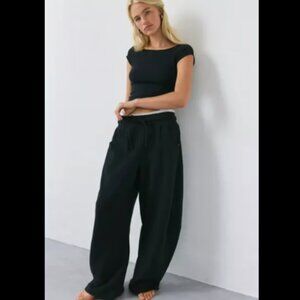 URBAN OUTFITTERS OUT FROM UNDER COMPRESSION BLACK BOATNECK CROP TEE TOP SHIRT M